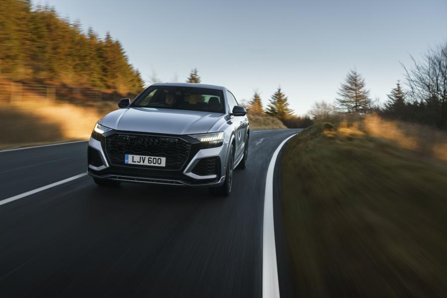  Audi RS Q8 2020 года  (UK) (фото 22 из 40)